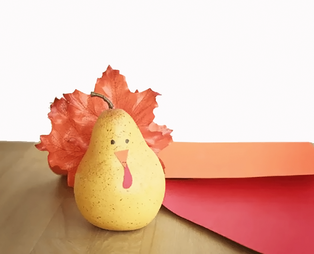 How to Make Pear Turkeys for Thanksgiving