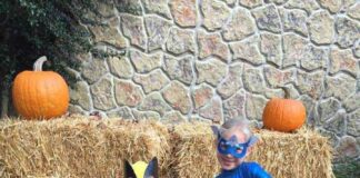 Kids in costume pose at Dutch Wonderland