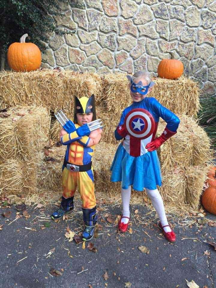 Kids in costume pose at Dutch Wonderland 